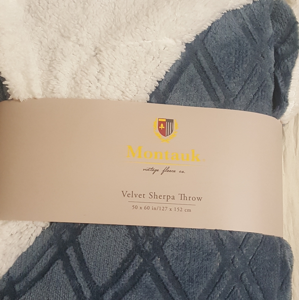 Throw blanket